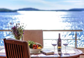 Apartment Bu  ac has Balcony rooms