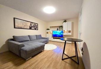 Top 3-Zi Wohnung, Kaarst-D  sseldorf has Balcony rooms