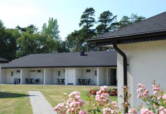 H  llviksn  s m  ten mat logi has Balcony rooms