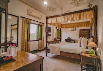 The Lavitra Udaipur has Smoking/Balcony rooms