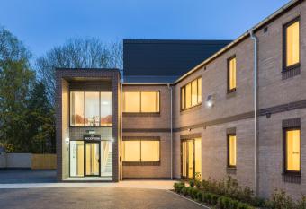 The Suites Inn Hotel Birmingham Merry Hill has Balcony rooms