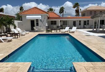 Tu Casita en Aruba has Balcony rooms