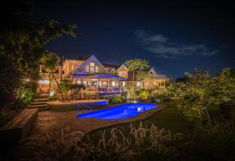 YEBO Boutique Guesthouse allows 18 year olds to book a room