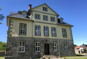 Jagdschlo   Walkenried allows 18 year olds to book a room