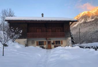 Maison    la montagne Bellevaux has Balcony rooms