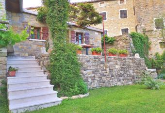 Studio Apartment Belvedere has Balcony rooms