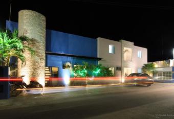 Gayser Apartamentos allows 18 year olds to book a room