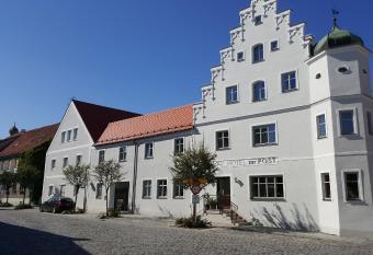 Boutique Hotel zur Post allows 18 year olds to book a room