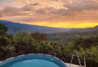 Dulce Refugio has Balcony rooms