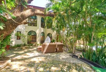 Dos Maya by ARAW Residences allows 18 year olds to book a room