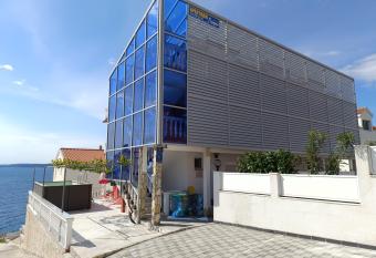 Apartments Damjan has Smoking/Balcony rooms