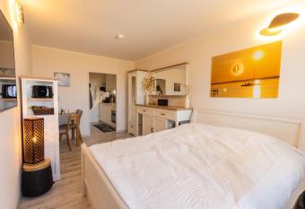 Meerzeit - Exklusives 1 Zimmer Appartement has Balcony rooms