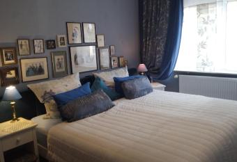 Residenz am Berg allows 18 year olds to book a room