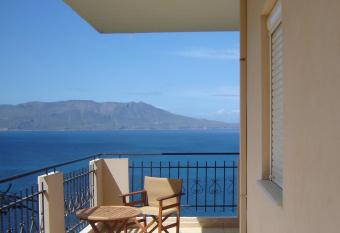 Kleio Studios has Balcony rooms