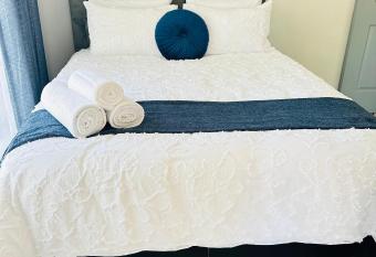 Safaya Inn has Balcony rooms