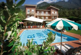 Ambienthotel Luna Rossa allows 18 year olds to book a room