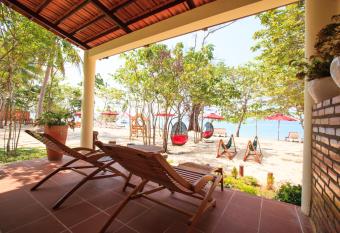 Wild Beach Phu Quoc Resort has Balcony rooms