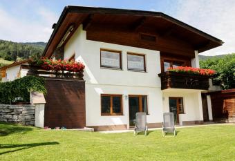 Ferienhaus Gundolf Peter has Balcony rooms