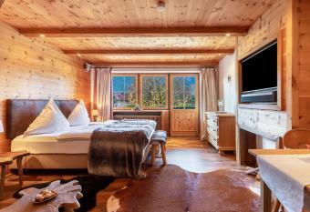 Chalet Alpenherz has Balcony rooms
