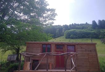 Roul om has rooms with a private hot tub