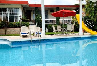 Casa MONTEALEGRE has Balcony rooms