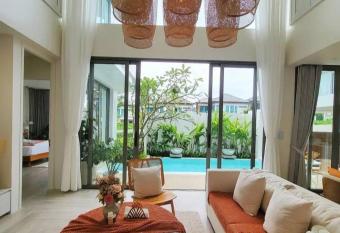 Chengtale Pool Villa has Balcony rooms