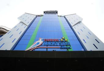 Lucky Stary Hotel Batam Nagoya allows 18 year olds to book a room