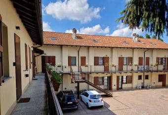 Residence il Cascinetto has Balcony rooms
