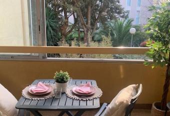Appartement T2    Sanary-sur-Mer has Balcony rooms