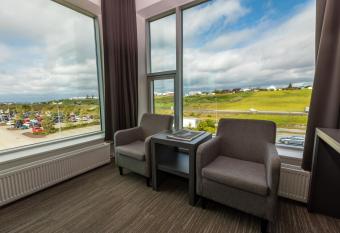 H  tel Vellir allows 18 year olds to book a room