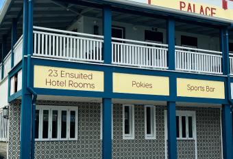 Palace Hotel Proserpine has Balcony rooms