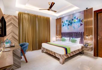 Treebo Corporate Inn has Smoking/Balcony rooms