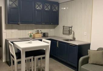 Mysig l  genhet i Sofielund has rooms with a private hot tub