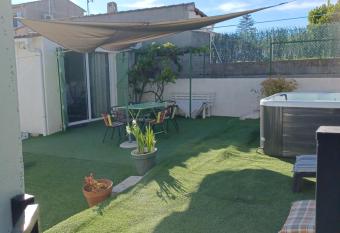 Love room option jacouzzi    la mer has rooms with a private hot tub