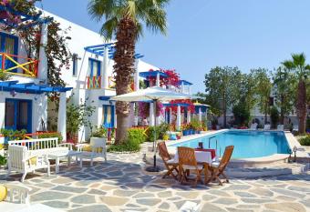 Su Hotel - Bodrum allows 18 year olds to book a room