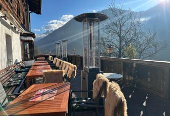 Veitenhof im Kaisertal allows 18 year olds to book a room