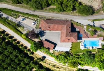 La Lepre Danzante has Balcony rooms