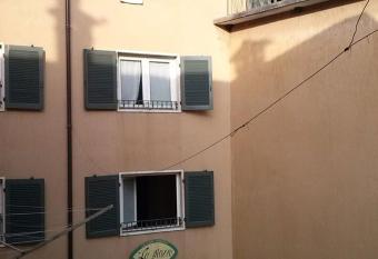 La Piazza B&B has Balcony rooms