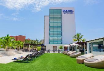 SUNSOL UNIK Luxury Hotel has Balcony rooms