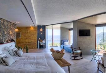 Sa Pedrissa has rooms with a private hot tub