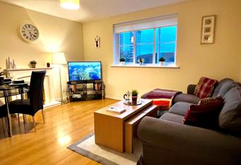 Charming, Cosy Escape with Quick Access to Glasgow allows 18 year olds to book a room