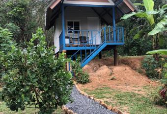 PhaluayCamping has Balcony rooms