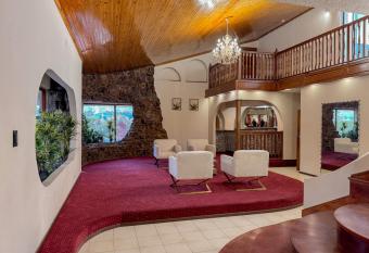 Hilat Guest House has Balcony rooms