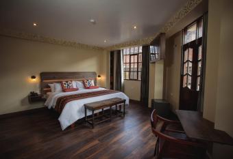 Valle Del Sol Yucay has rooms with a private hot tub