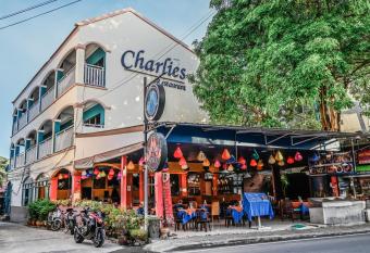 Sugar and Spice Inn has Balcony rooms