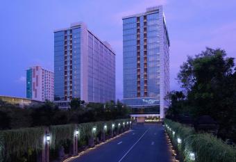 The Alana Yogyakarta Hotel and Convention Center allows 18 year olds to book a room