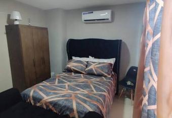 Departamento con balc  n y sala has Balcony rooms