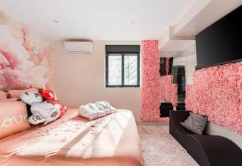 Beige Hospitalit   - Rose - Love room has Balcony rooms