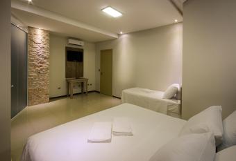 Hotel Iguassu Inn has Balcony rooms