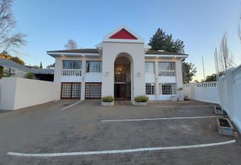 Florentia Guest House has Balcony rooms